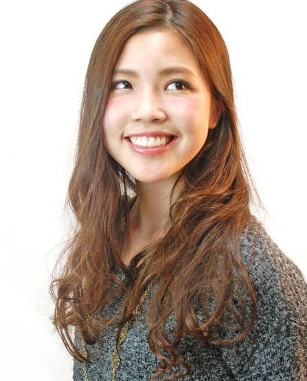 毛先に大きめのカールでふんわりナチュラル